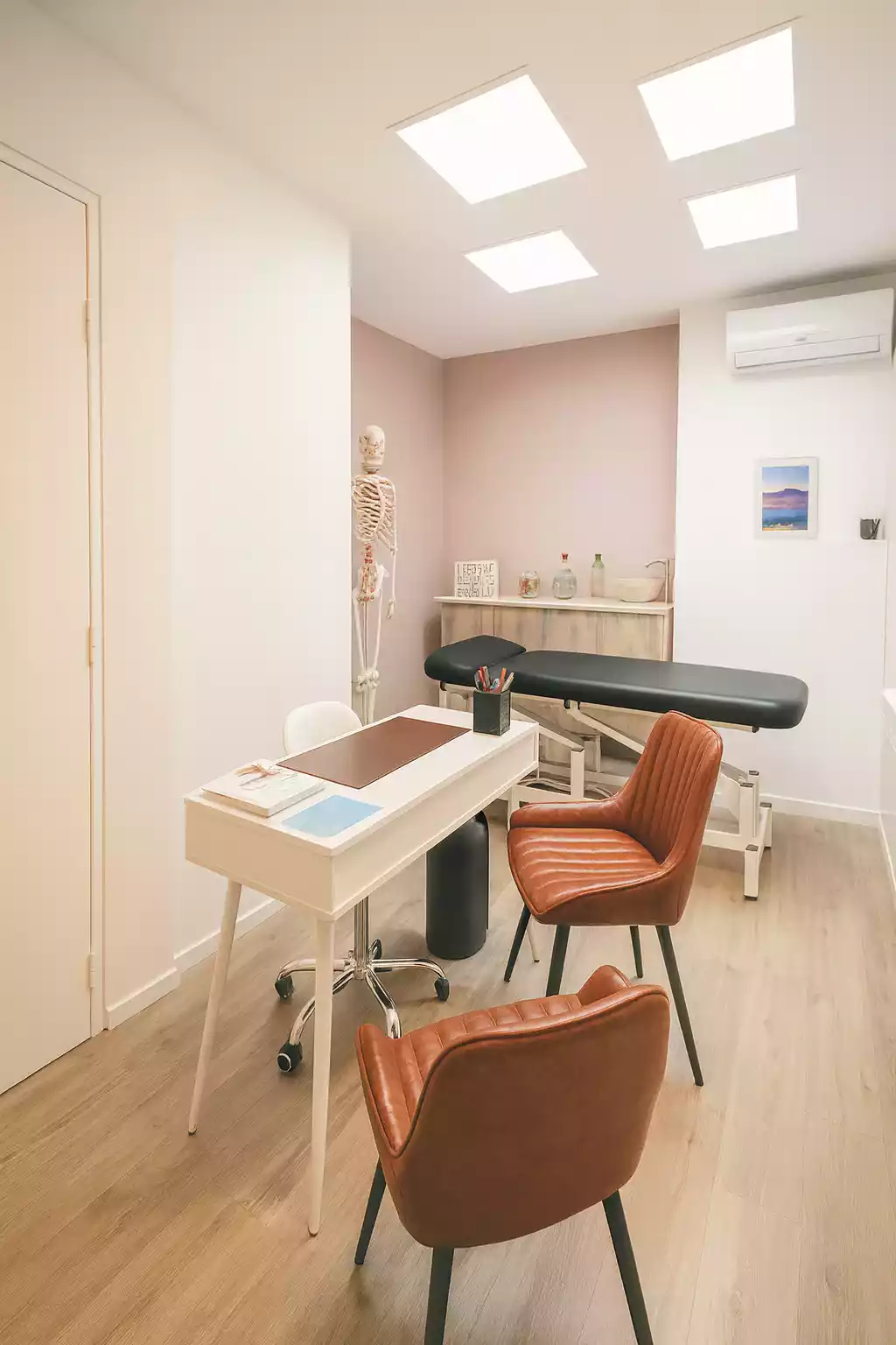 Cabinet d'ostéopathie à Sèvres – table de soin